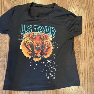 Soft T shirt logo like Annie Bing